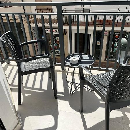 Apartamentos Mombasa 1 Planta Нерха Экстерьер фото