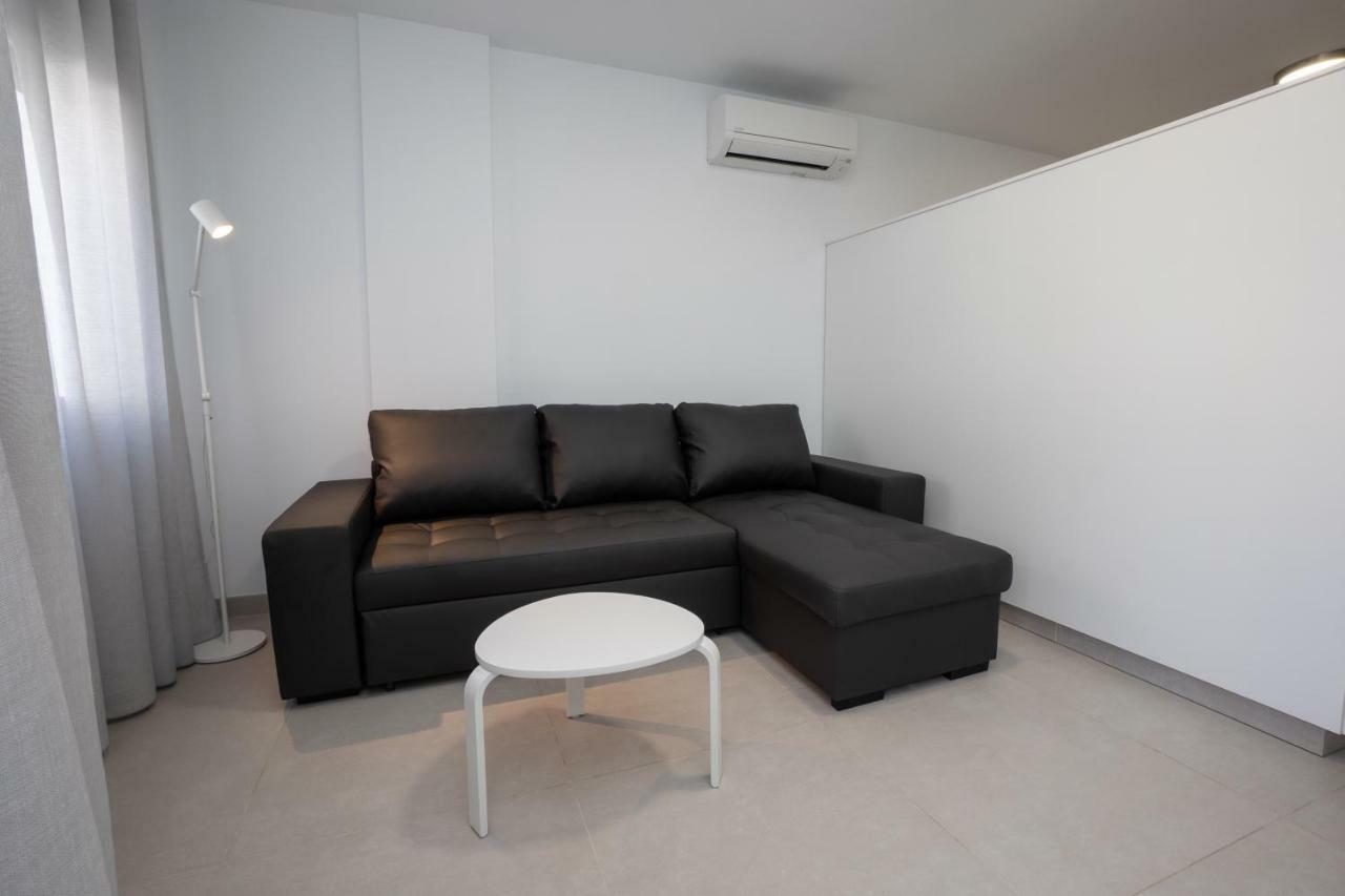 Apartamentos Mombasa 1 Planta Нерха Экстерьер фото
