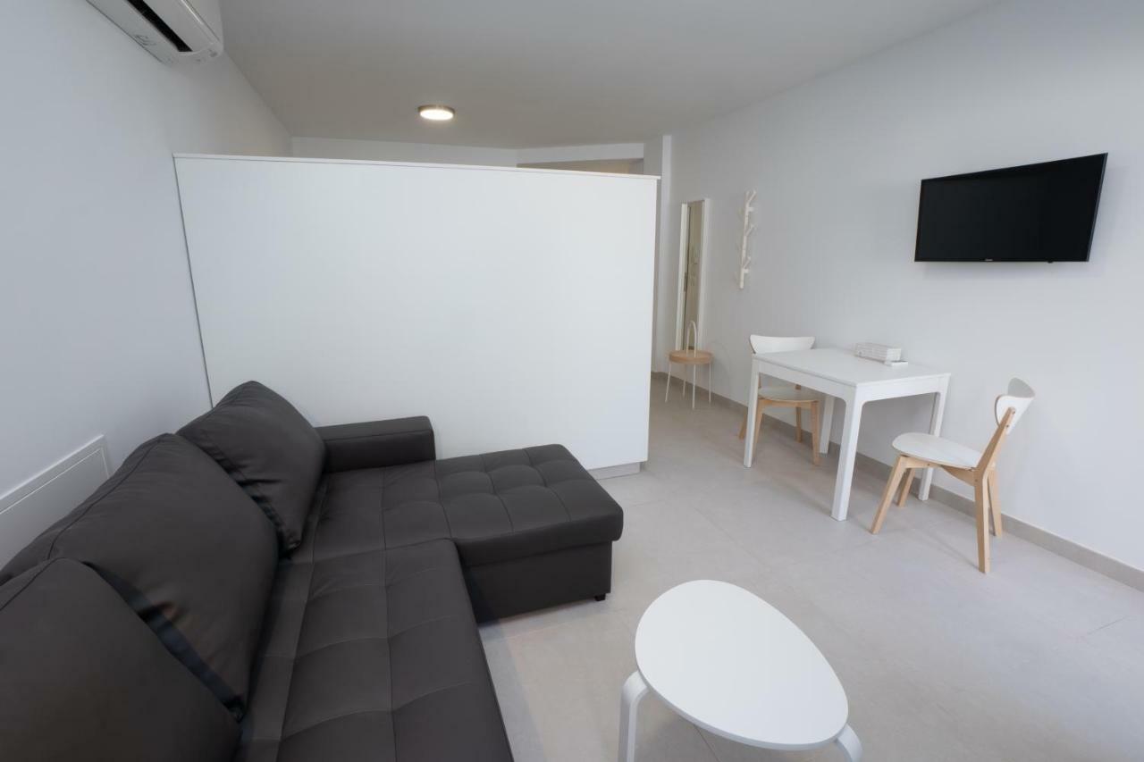 Apartamentos Mombasa 1 Planta Нерха Экстерьер фото