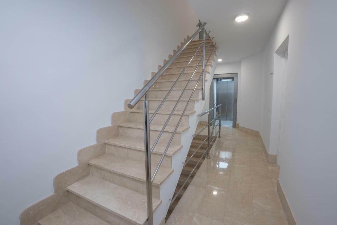 Apartamentos Mombasa 1 Planta Нерха Экстерьер фото