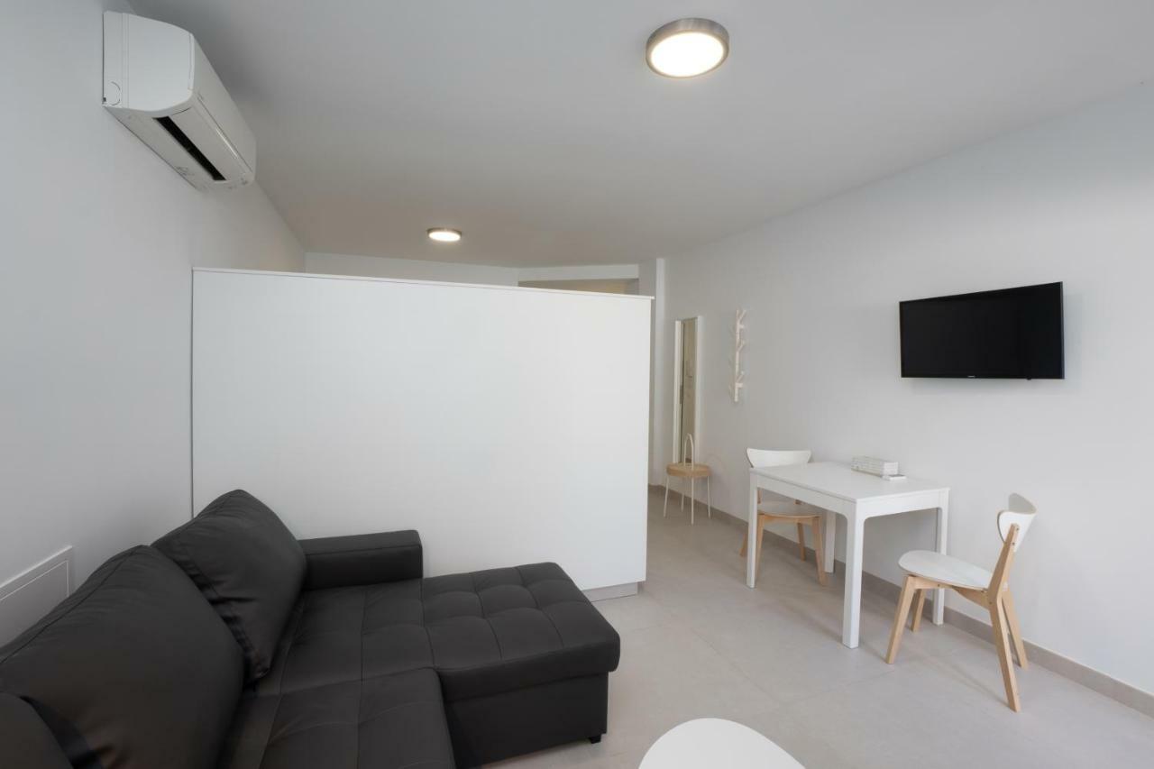 Apartamentos Mombasa 1 Planta Нерха Экстерьер фото